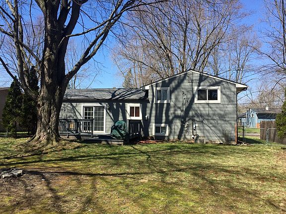 5th image of 8688 Heather Ct