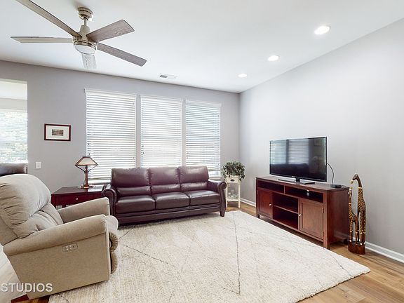 5th image of 3364 Comstock Ct