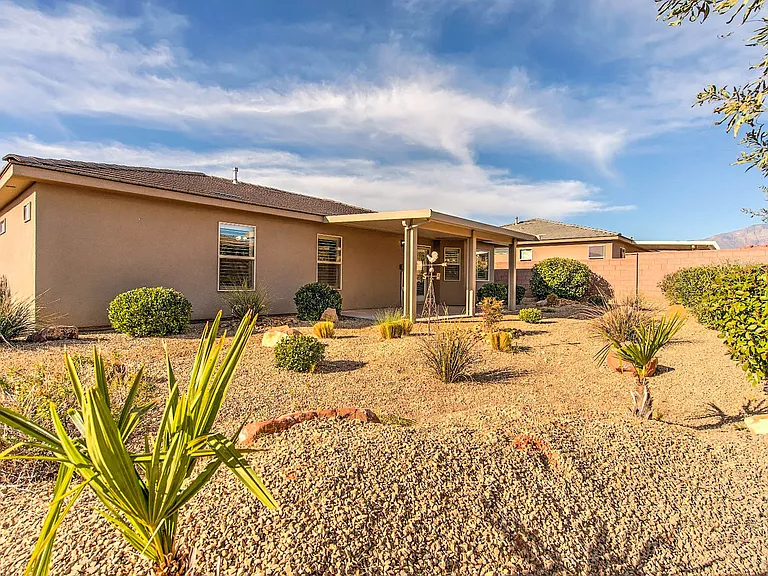986 Camel Springs Dr — Photo 13