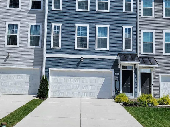 39 Stafford Pl, Falling Waters, WV 25419