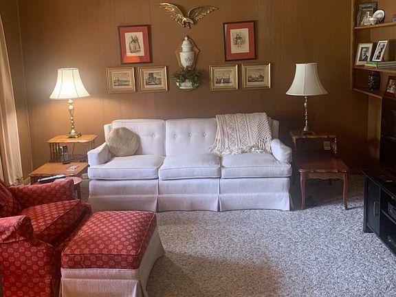 4th image of 439 39th St
