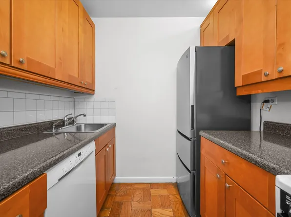 630 First Avenue image 5 of 24