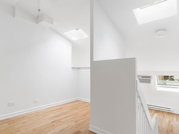 4th image of 134 E 22nd St APT 601