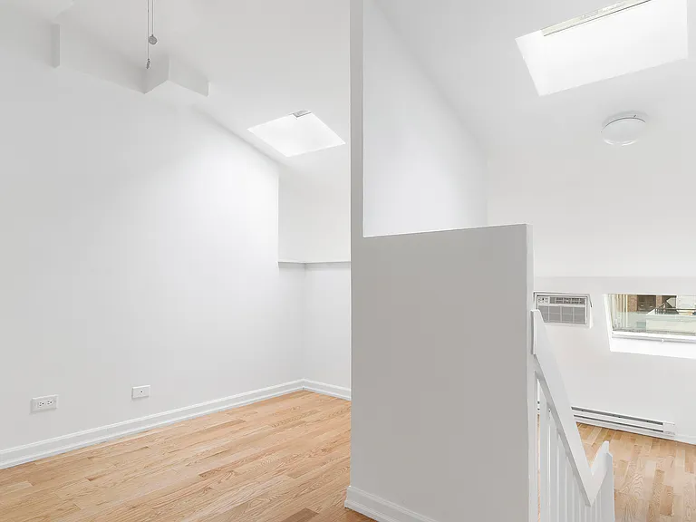 134 E 22nd St #601 — Photo 4