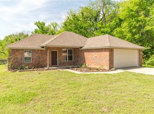 425 E El Paso St, Greenwood, AR 72936