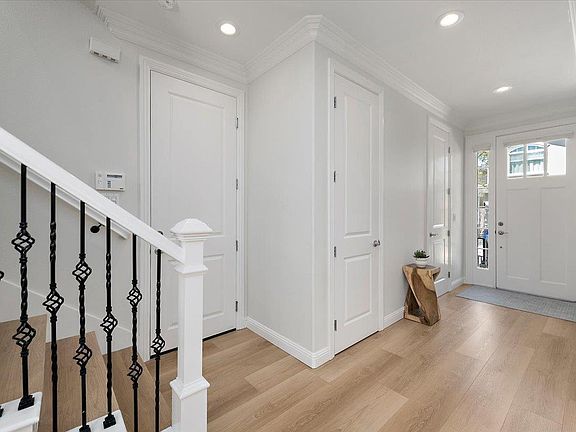 3rd image of 111 George Ct