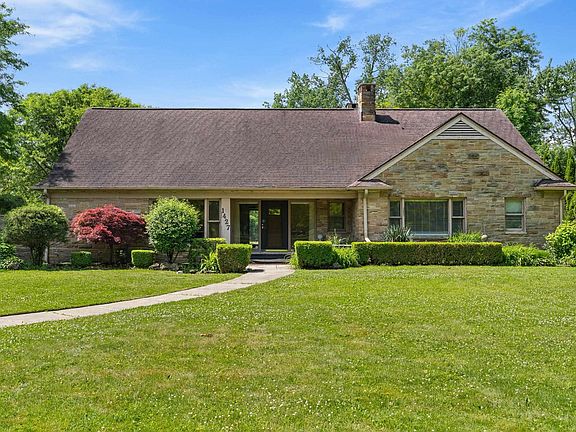 3rd image of 1427 Sunningdale Dr