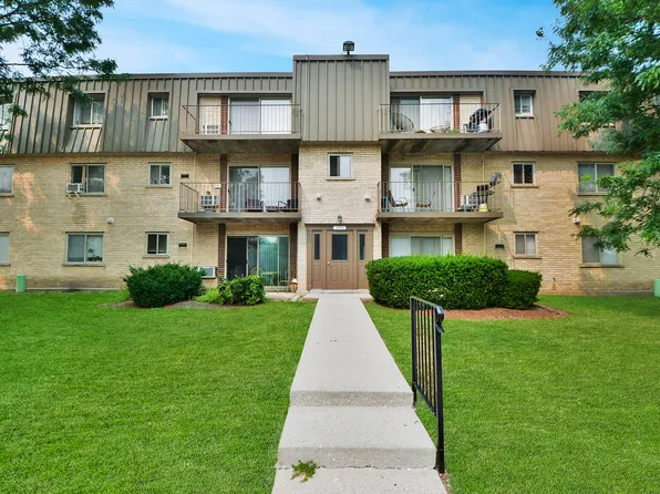 575 Fairway View Dr APT 3H, Wheeling, IL 60090