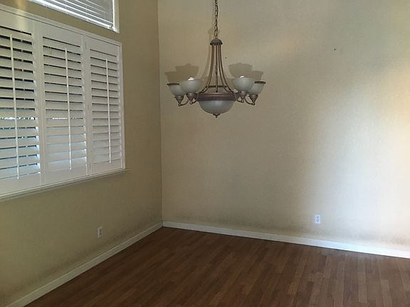 4th image of 10162 Macon Dr