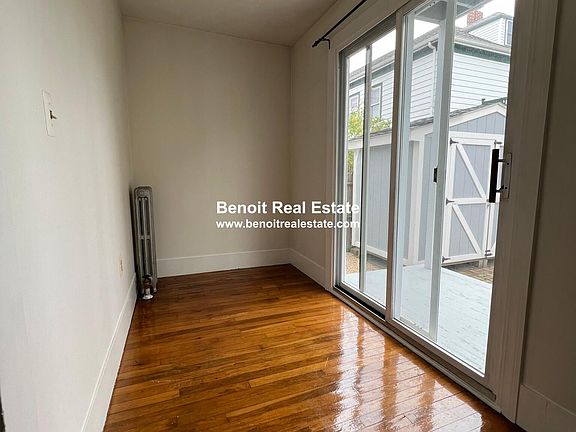 3rd image of 11 Tontine St