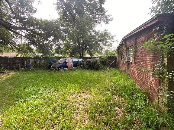 3rd image of 10977 Caledonia Dr