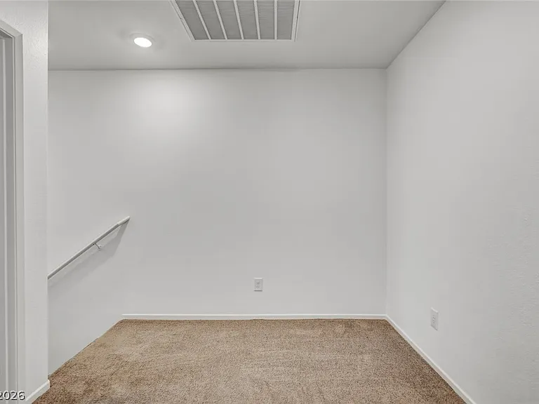 1137 Meadow Sparrow Pl — Photo 32