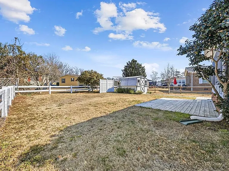 1145 Forest Dr — Photo 12