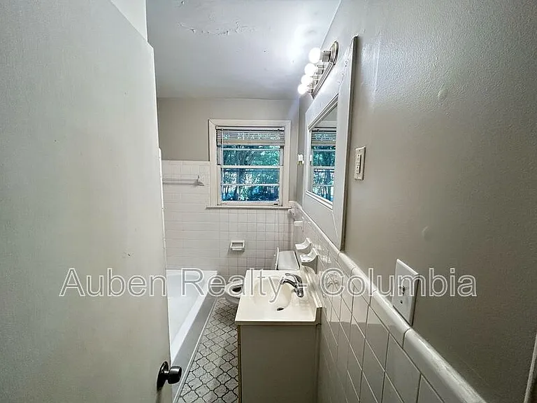 1414 S Kilbourne Rd — Photo 8