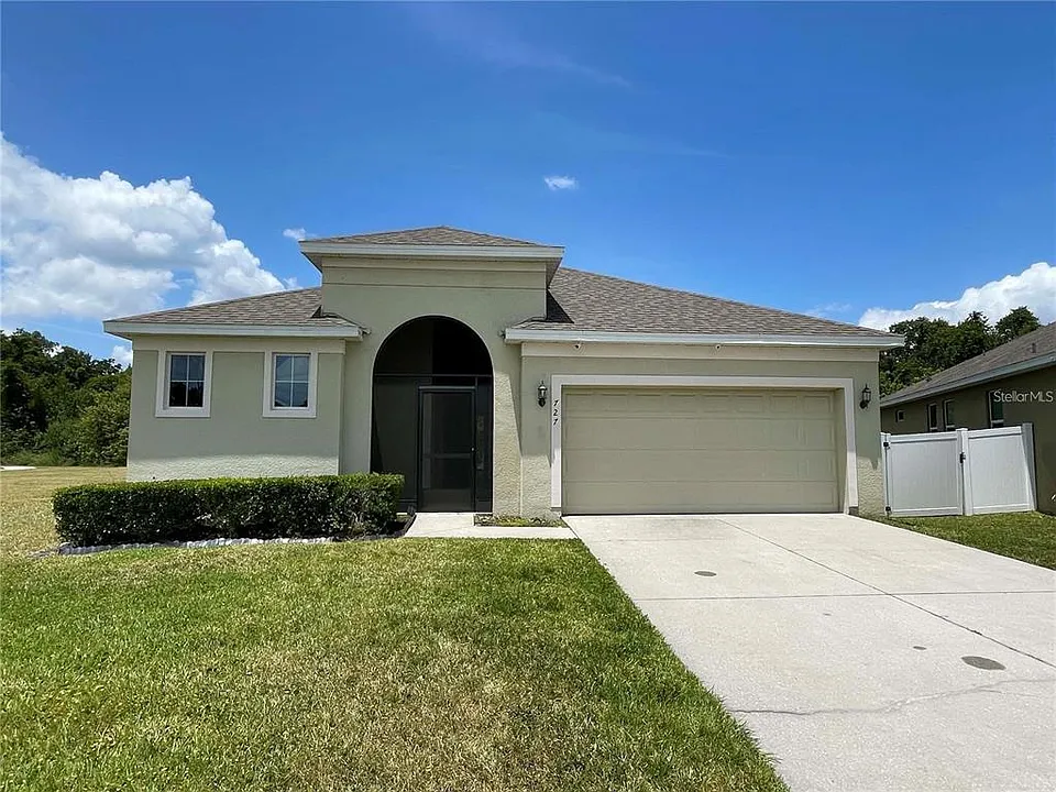 727 Star Magnolia Dr