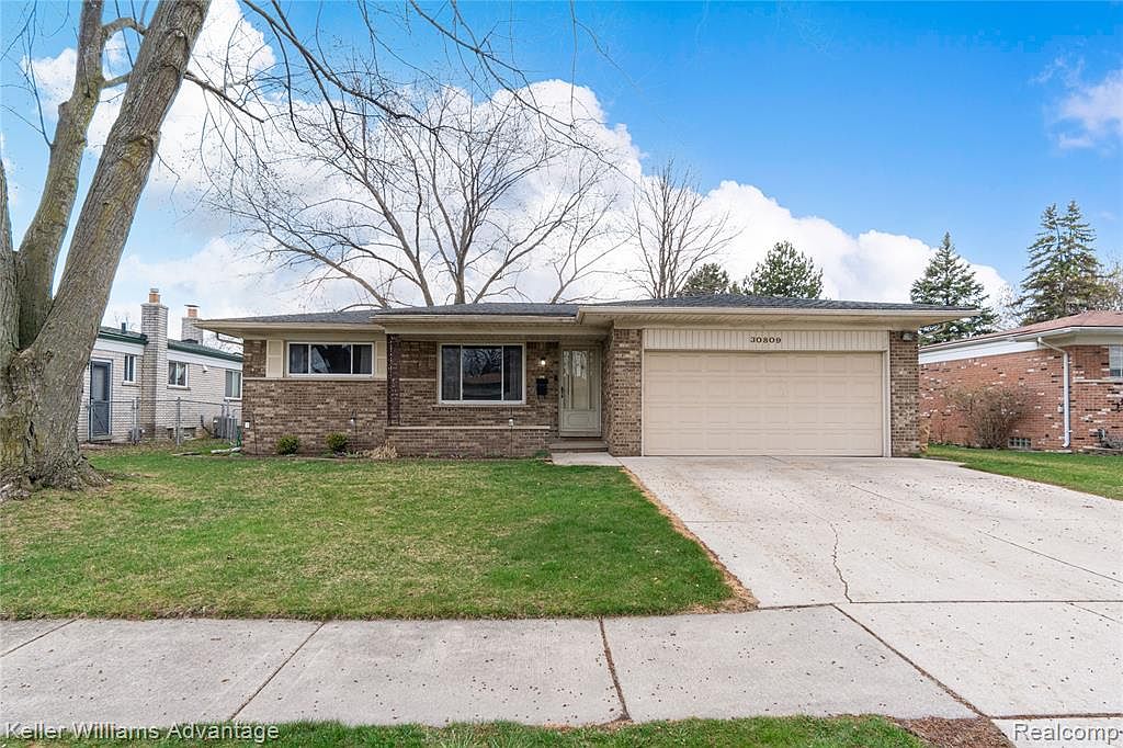30809 Elmhurst Dr Madison Heights Mi 48071 Zillow