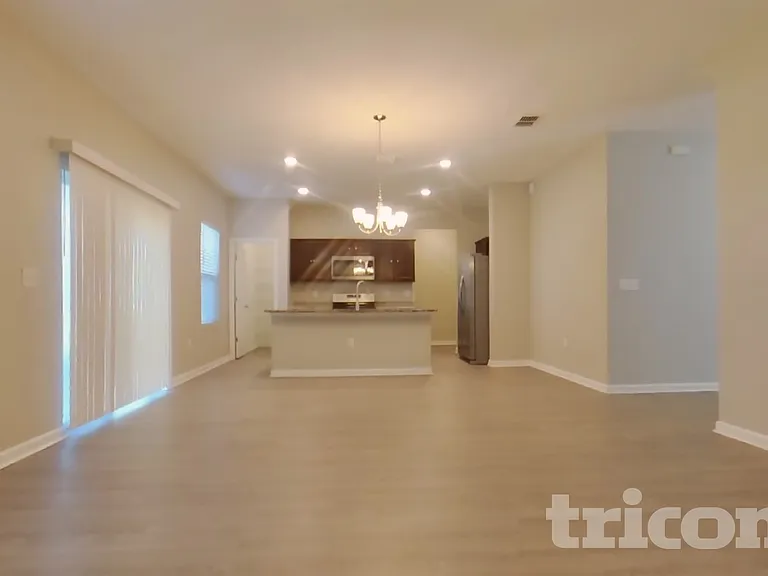 15619 Merlin Ave — Photo 3