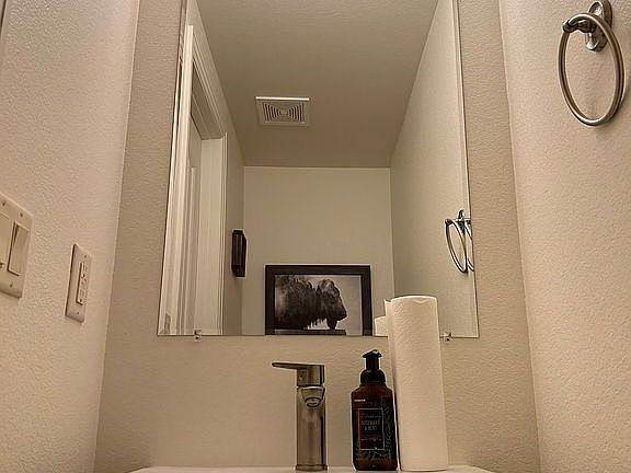 1/2 Bath