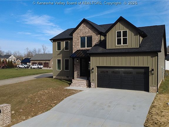2nd image of 27 Waterside Cir