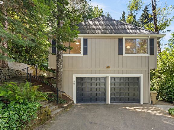 2nd image of 1180 Oxford Dr