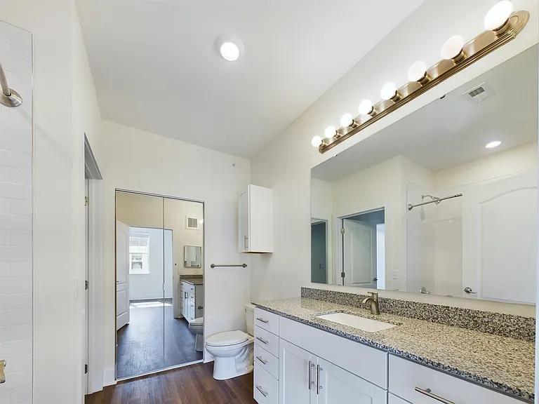 Hickory Cottages Apartment Homes — Photo 68