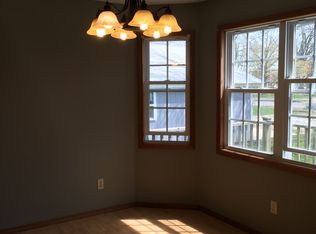 114 W Columbia St, Litchfield, IL 62056