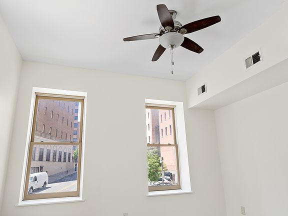 3rd image of 111 Pine St