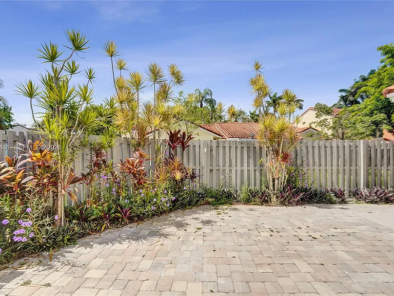 1361 Springside Dr #3 — Photo 40