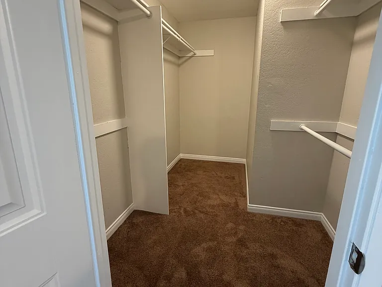 84 Kingswood Dr #5 — Photo 6