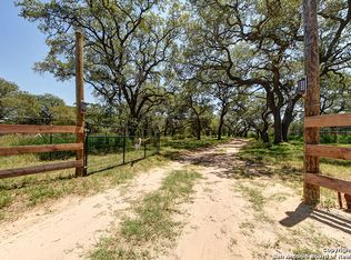 4404 County Road 331, Floresville, TX 78114