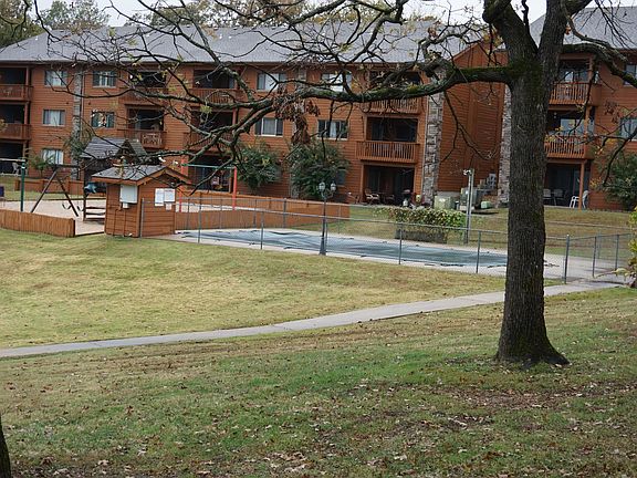 3rd image of 161 Avondale Dr APT 5
