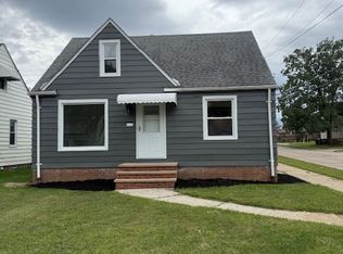 3215 Liggett Dr, Parma, OH 44134
