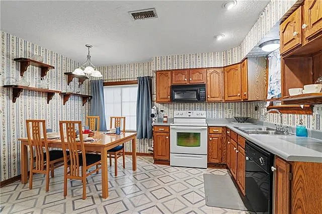 1 bed, 1.0 bath, 900 sqft, $1,600 — Photo 4