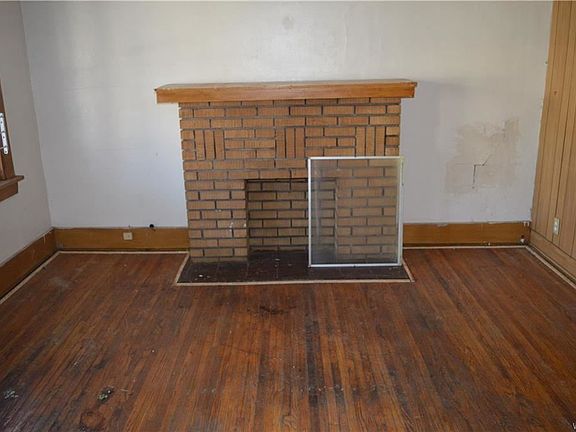 3rd image of 292 Chelsea Pl