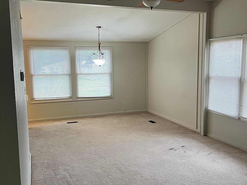 2nd image of 10210 Tennessee St