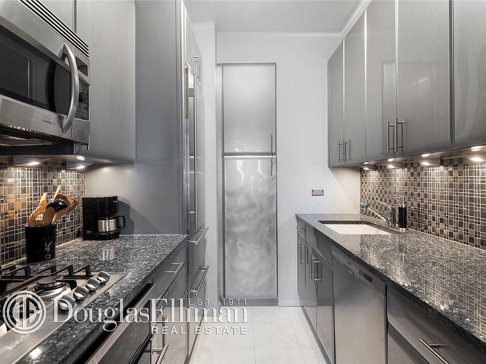 1st image of 1030 3rd Ave #38B