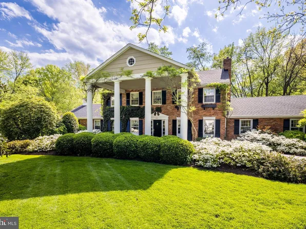 404 Chesapeake Dr, Great Falls, VA 22066