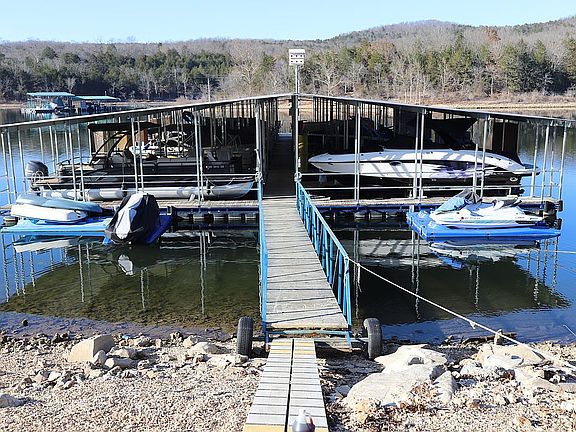 4th image of 511 Aunt Hill Ln