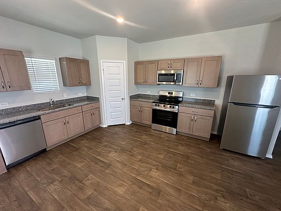 4th image of 2709 Derwent Dr