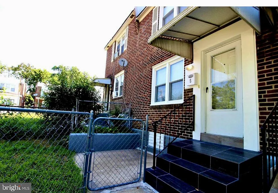 5 W 21st St photo 1