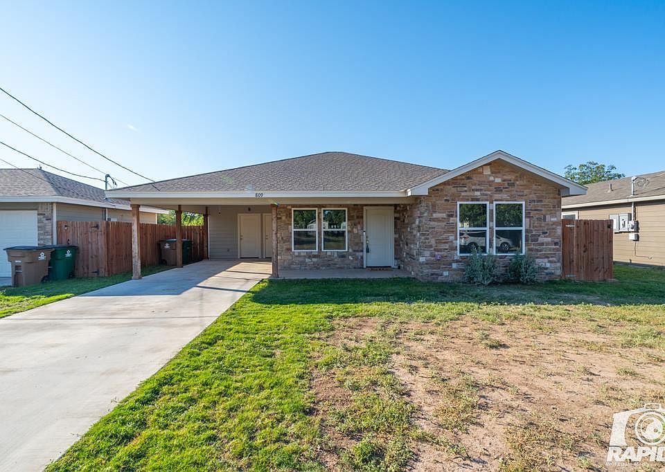 1st image of 809 W Avenue Z