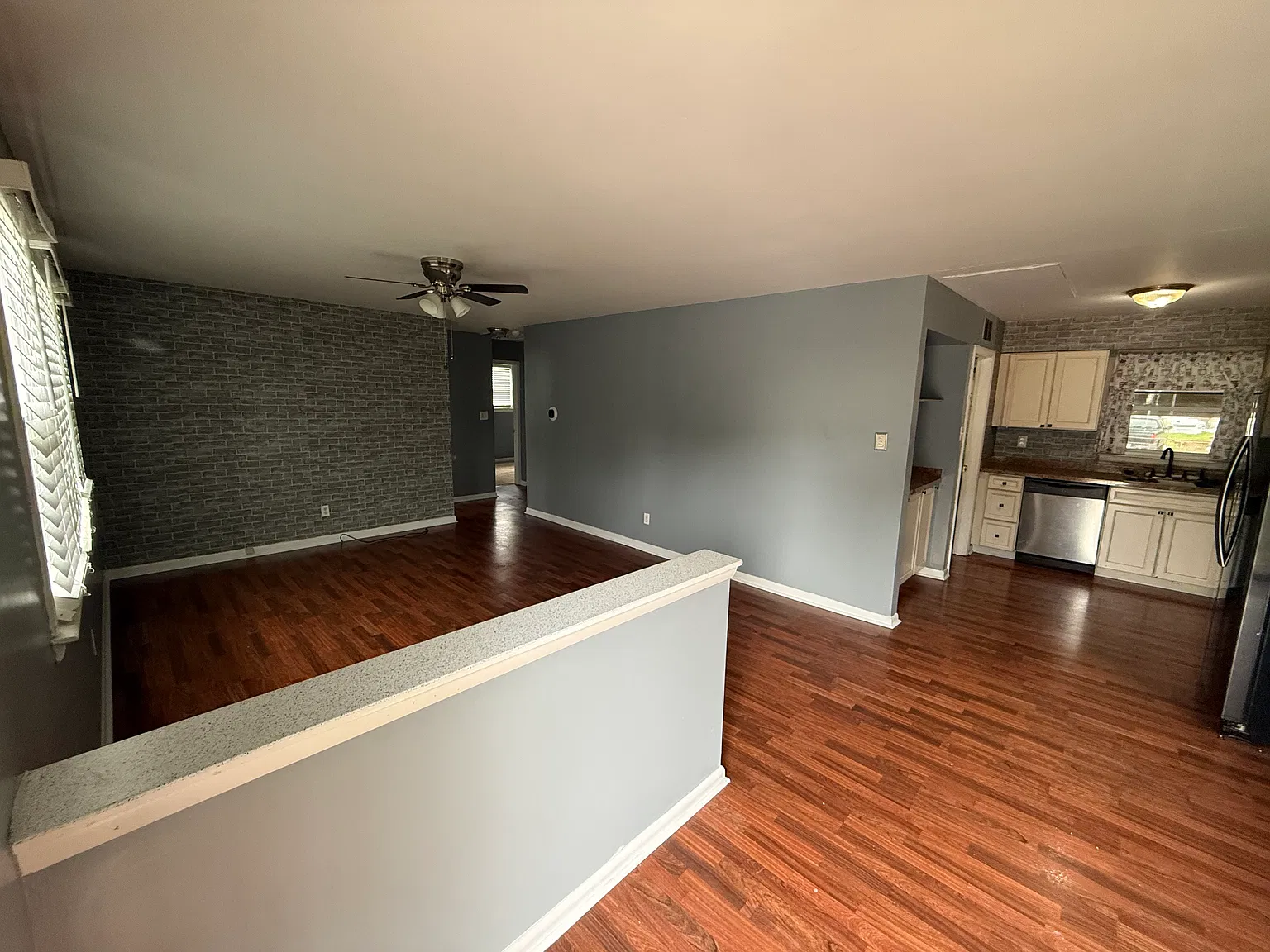 3 bed, 936 sqft, $2,500 — Photo 3