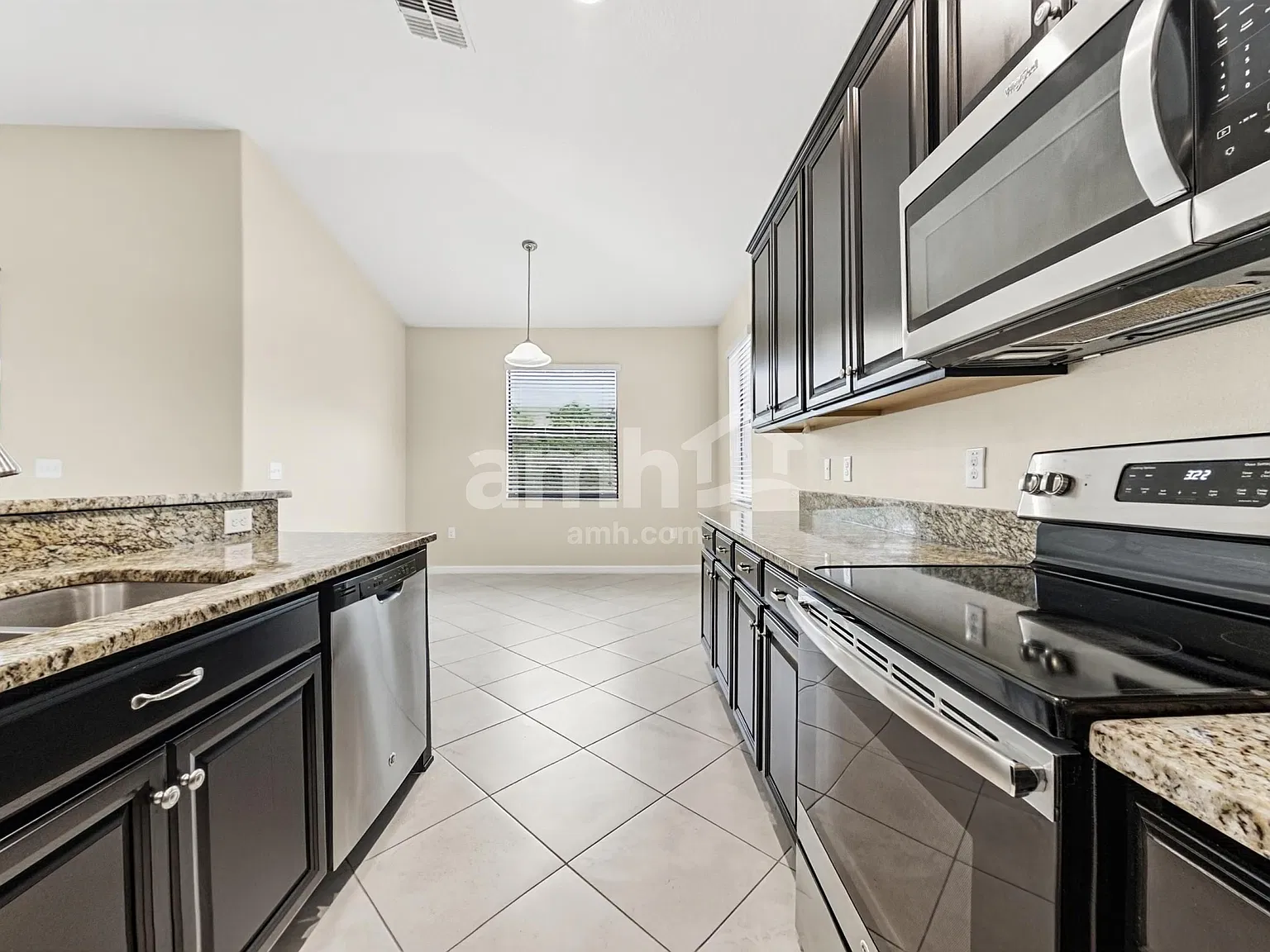 4 bed, 3.0 bath, 2599 sqft, $2,975 — Photo 3