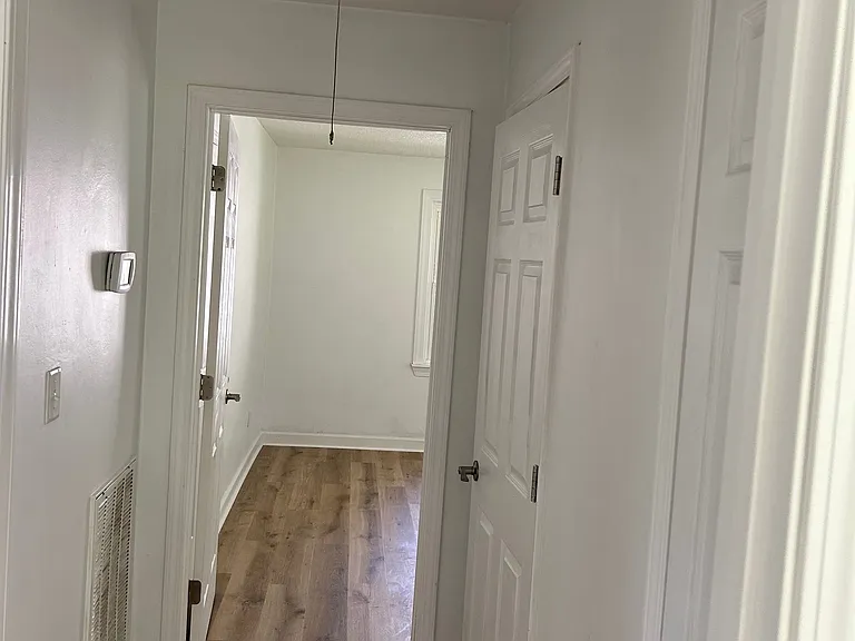 1569 Valley Dr — Photo 13