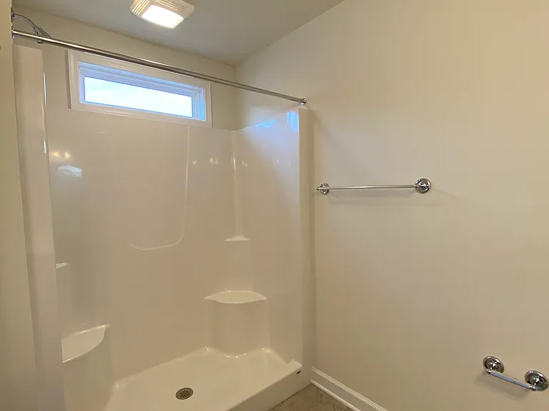 435 John Adams Dr — Photo 15