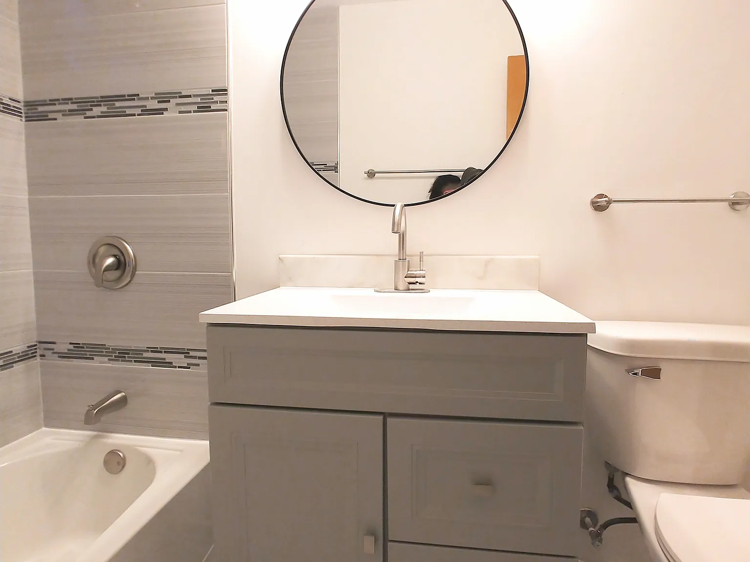2 bed, 1000 sqft, $1,985 — Photo 4