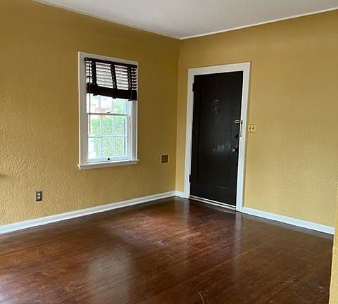 4th image of 4778 Muir Avene Fron