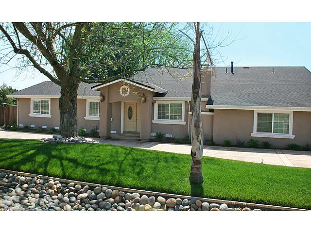 1600 Doral Ct photo 1