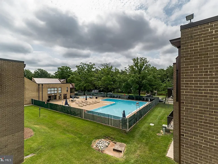7587 Margate Ct #203 — Photo 8