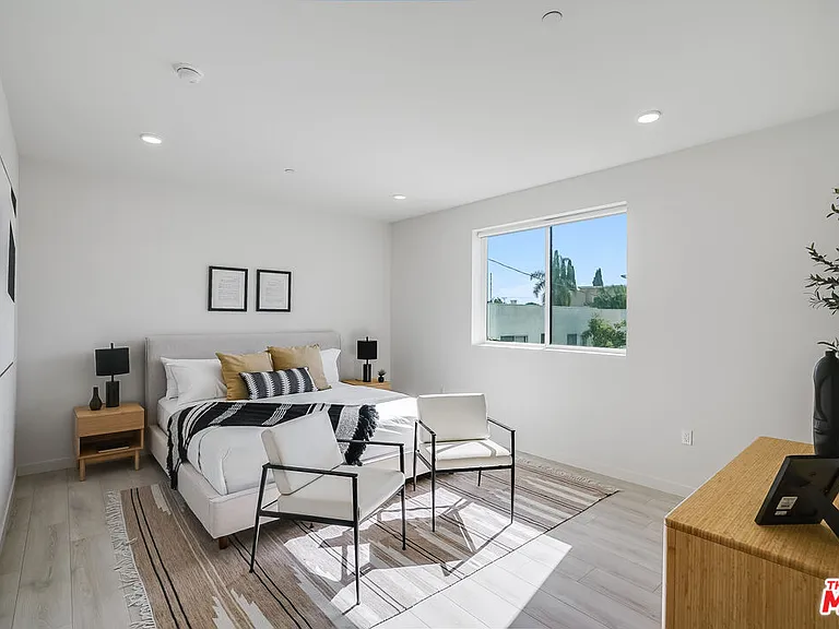 1021 S Shenandoah St #303 — Photo 6